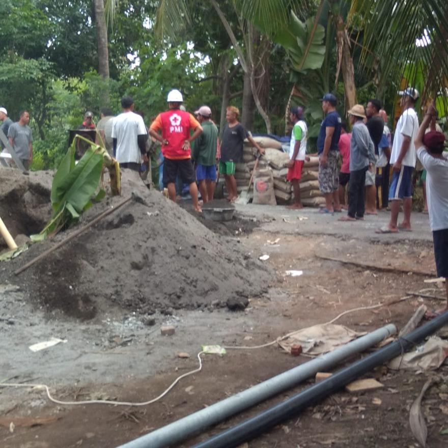 KEGIATAN SIBAT GUNUNG MALANG MEMBUAT PIPANISASI DI DUSUN PERMATAN